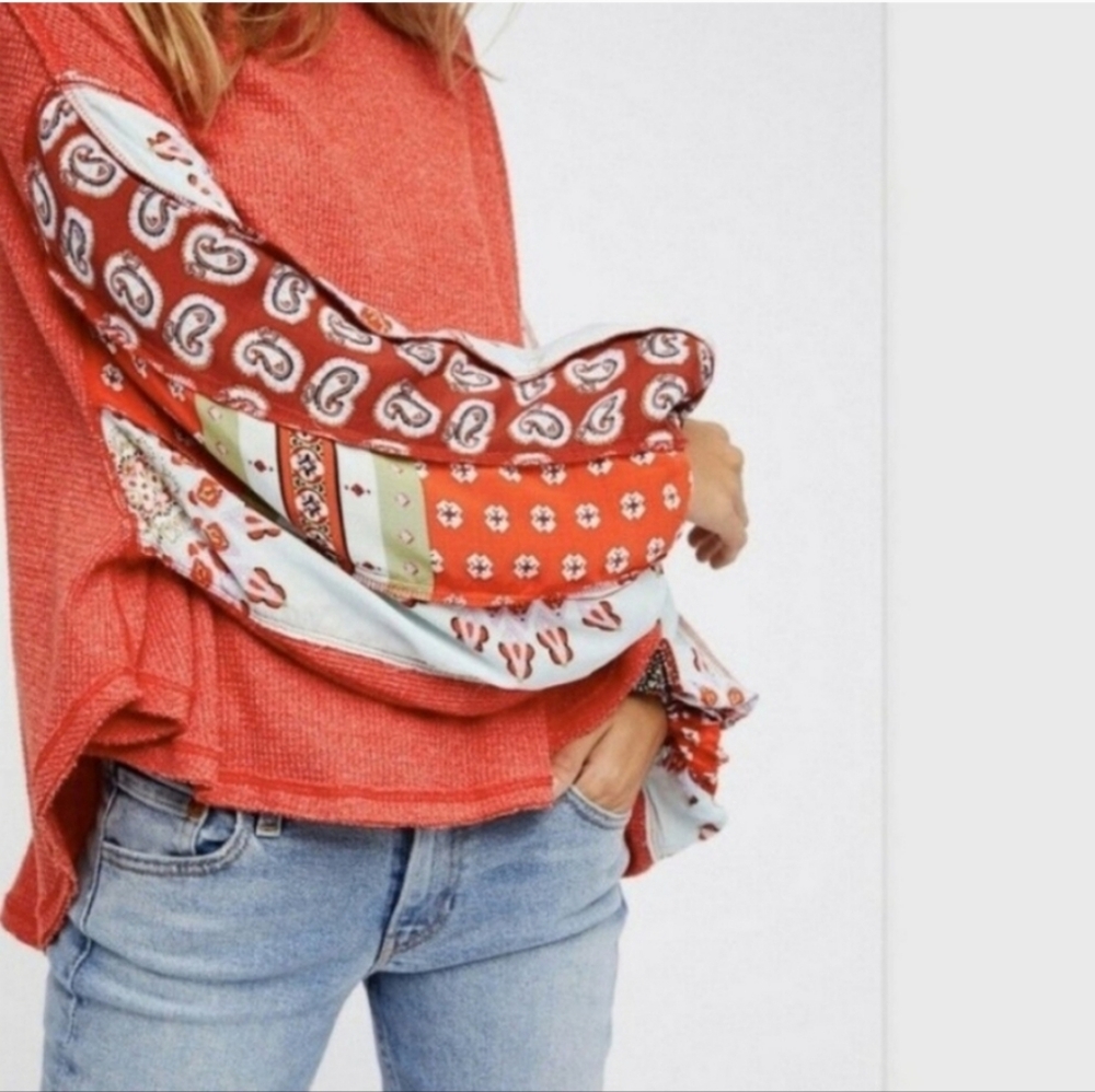 Free People We The Free Bandana Cuff Thermal Top Red Pink Paisley Sleeve - Picture 6 of 10